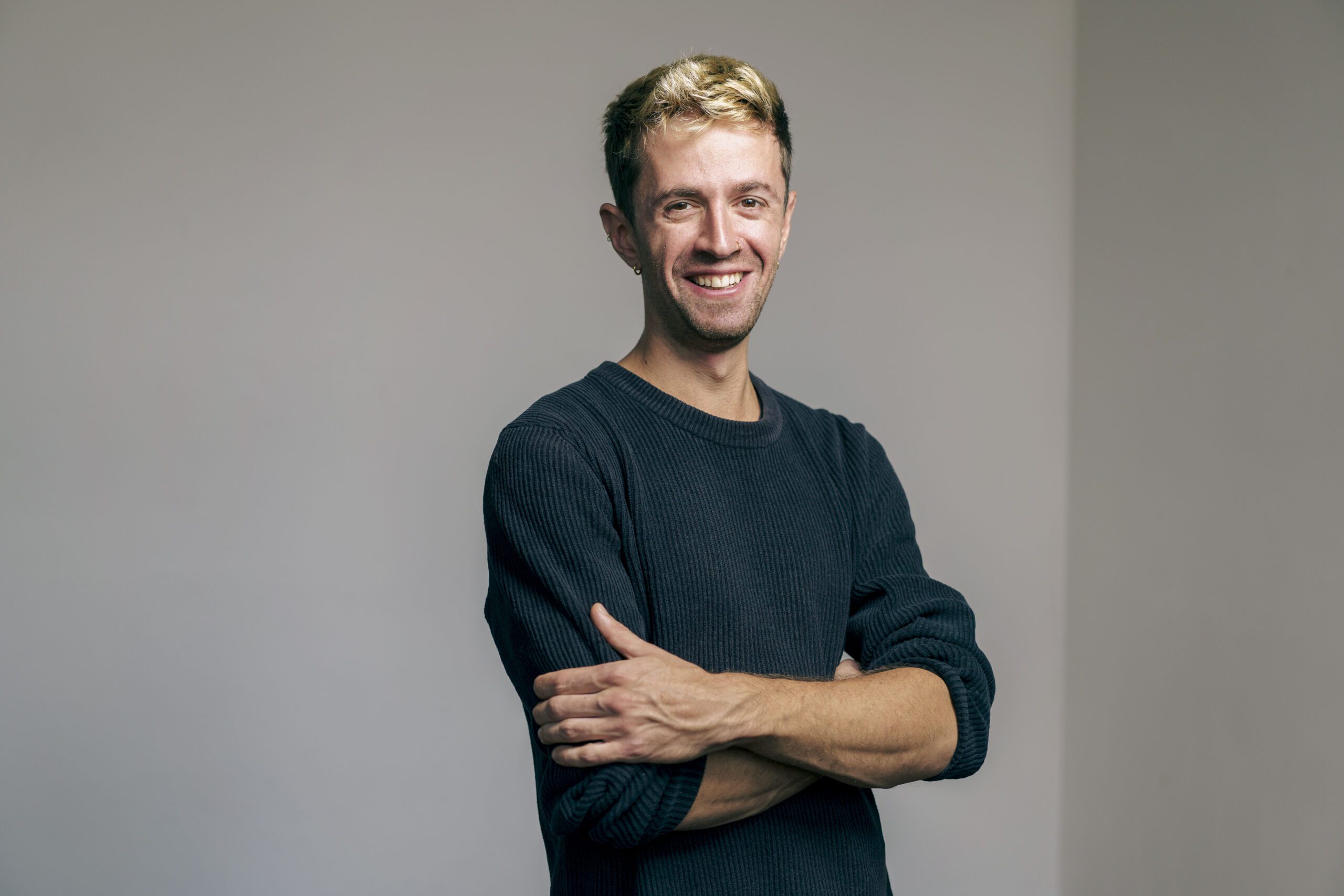 praxis_webseite_portrait_oberkörper_lachend